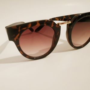 Classy Leopard Sunglasses 100% UV Protection